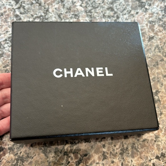 Authentic CHANEL Pink Compact wallet - Picture 16 of 16